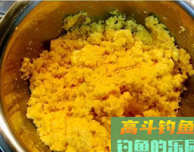 十三香做配料开饵，野钓鲫鲤草，诱鱼效果
