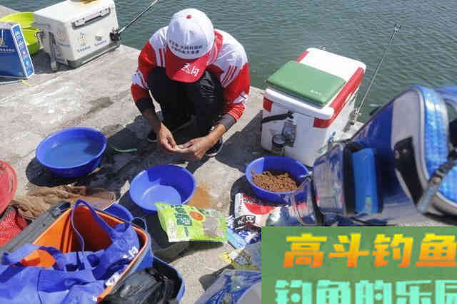 为什么钓鱼人喜欢把几种商品饵配合使用？如何看待
