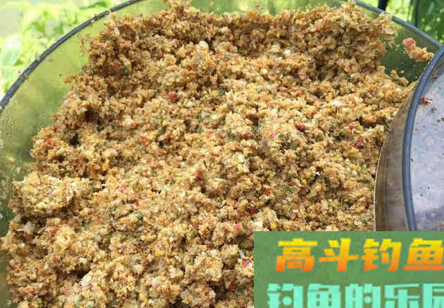 夏季的鱼喜欢吃素，商品饵这样搭配效果才好