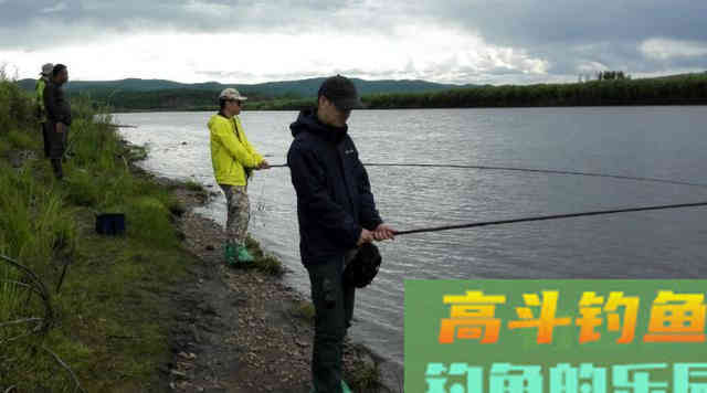 秋冬用蚯蚓钓鱼的技巧方法