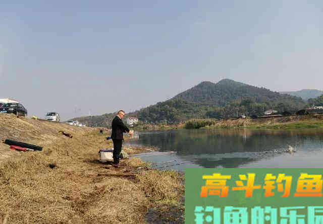 这3种非常规的打窝方式，在野钓中却经常能钓到大鱼
