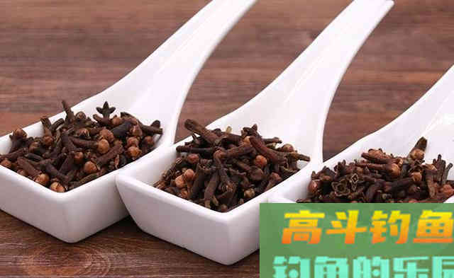 开饵时加入这3种精选钓鱼小药，咬钩的全是大板鲫