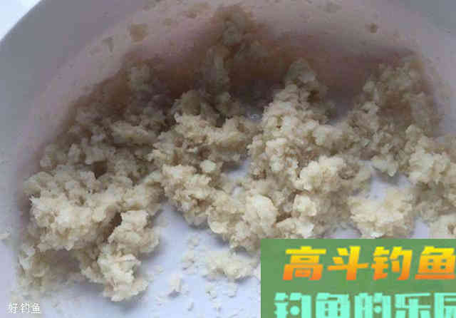 饵料中的雪花粉和轻麸有何区别