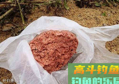 野战蓝鲫开饵及使用中应注意的事项