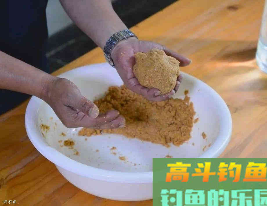 夏钓鲫鱼，分享一款经典的老鬼饵料制作配方