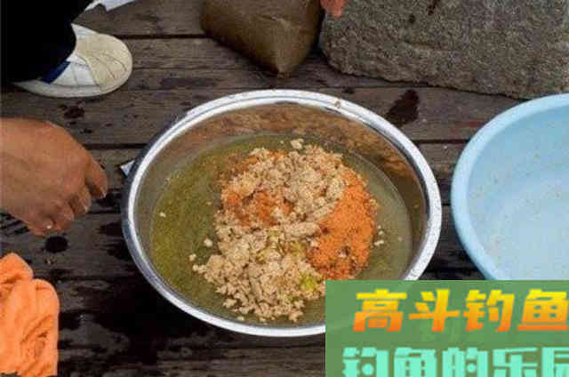 钓了半天，鲤鱼都不吃饵？那是你没试过这特效饵