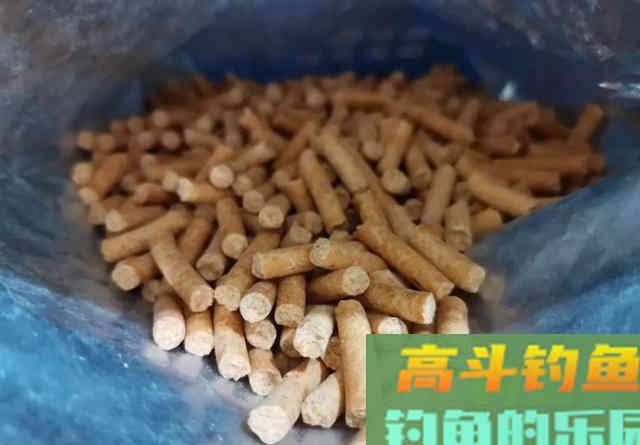 颗粒饵只能用来打窝？这几种用法，钓鱼效果好又省钱