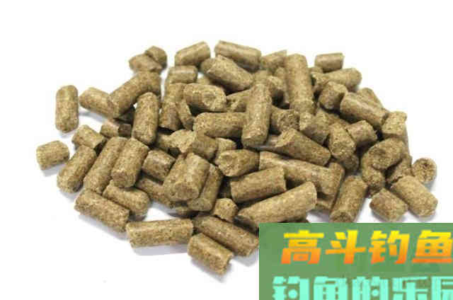 三伏天里，我就常用这鲤鱼特效饵，百试百灵