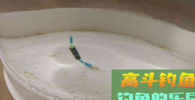 详解钩饵在水底常见的五种状态，一般钓友还真不知道