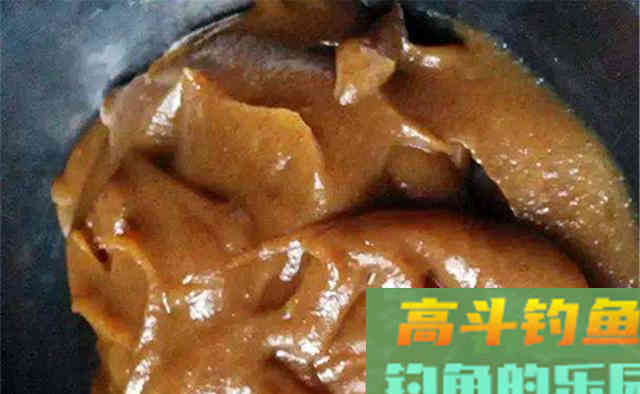 深秋钓鲤鱼，用这些自制饵料
