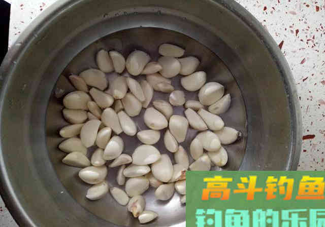 朋友给了一套饵料配方，半天渔获33斤