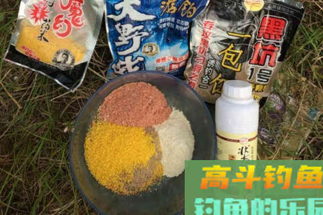 冬钓用饵，岂能随随便便！按我说的做，一根竿子都钓不过来