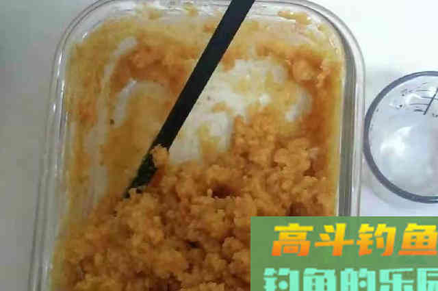 这饵料果然有奇效！小鱼不闹，大鱼跑不掉