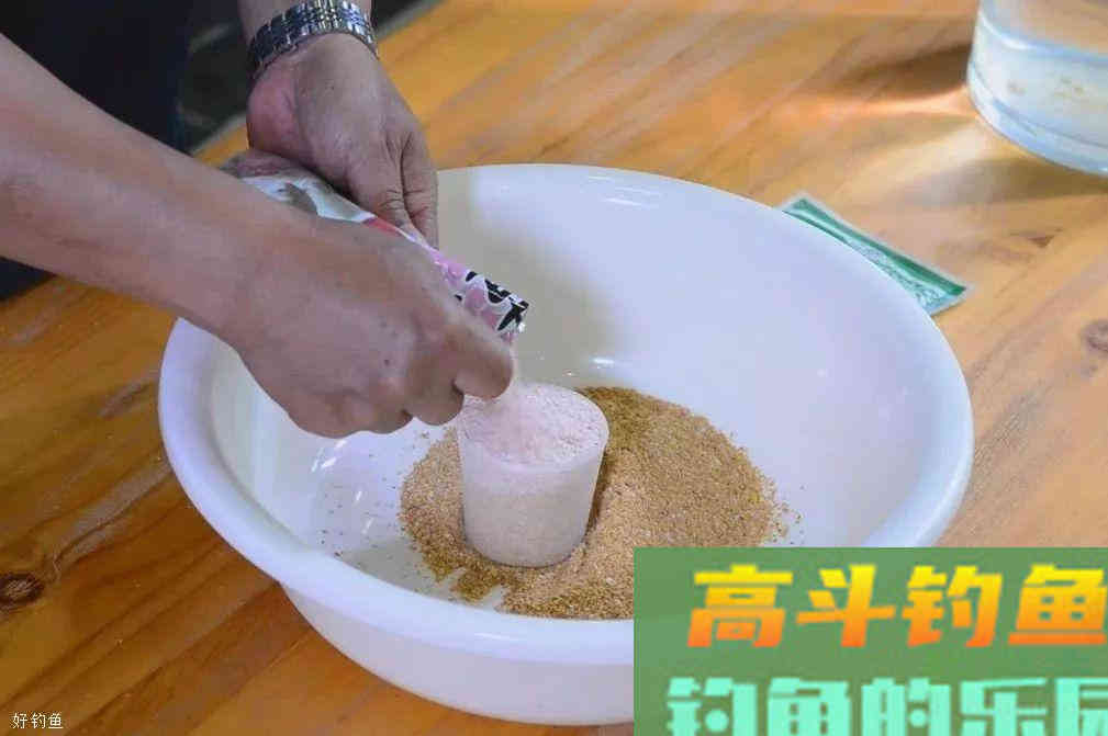 夏钓鲫鱼，分享一款经典的老鬼饵料制作配方
