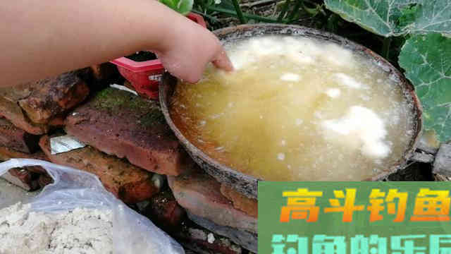 几毛钱一斤的豆渣，这样加工一下，秒变鲢鳙饵