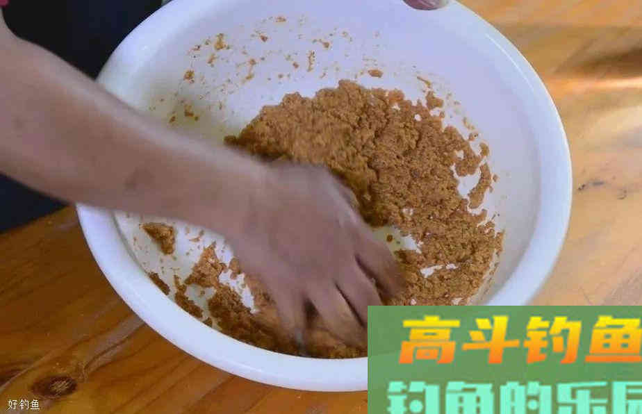 夏钓鲫鱼，分享一款经典的老鬼饵料制作配方