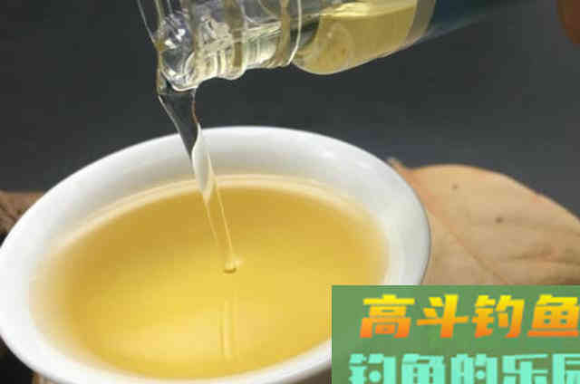 万万别小瞧这草鱼特效饵，刚一试用就接连中鱼