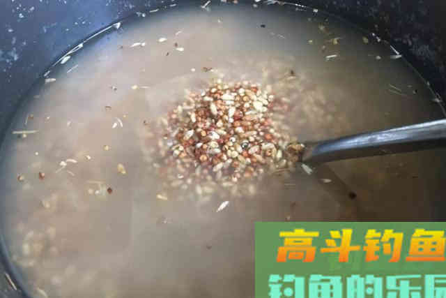 冬钓诱鱼太慢，庆幸老司机有这鲫鱼窝料