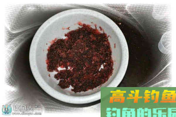 冬季垂钓的果冻红虫拉饵配方制作方法