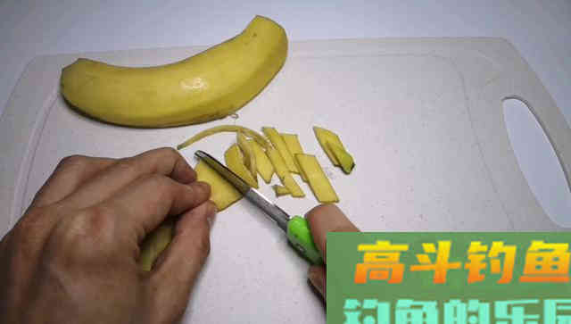 蚯蚓不鲜活，用这两个方法处理一下