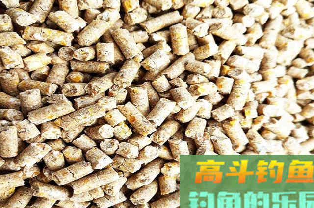 用自制窝料和饵料，半天钓了18斤鱼