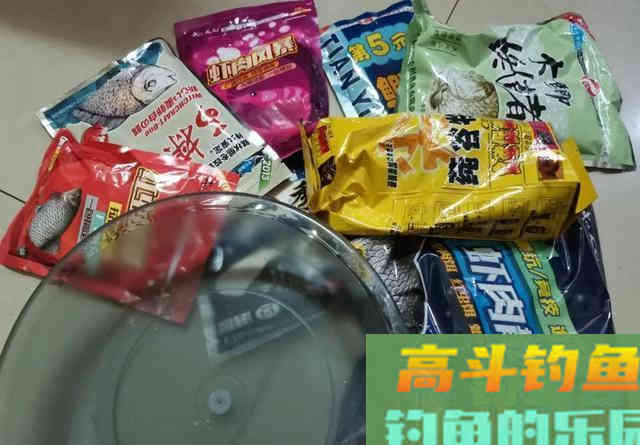多饵混搭有死窝风险，记住这2类才是百搭饵料