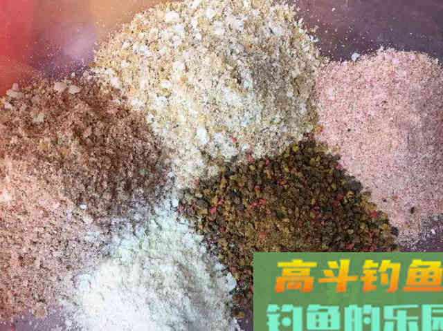 秋季钓鲤鱼饵料配方分享，经典搭配还是好用