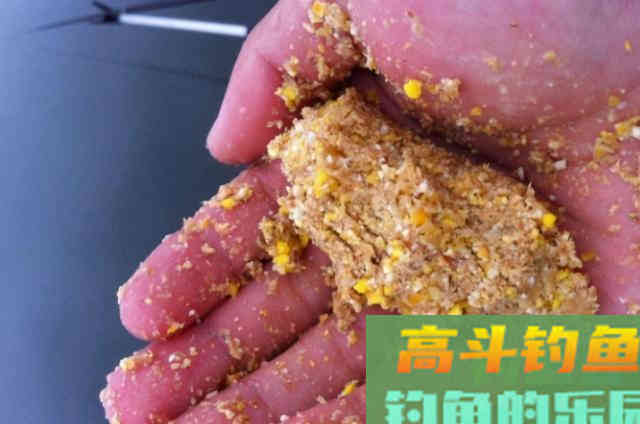 冬钓诱鱼太慢，庆幸老司机有这鲫鱼窝料
