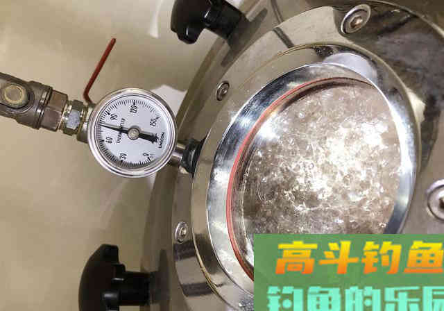 味型一样的钓鱼小药，为何价格相差10倍