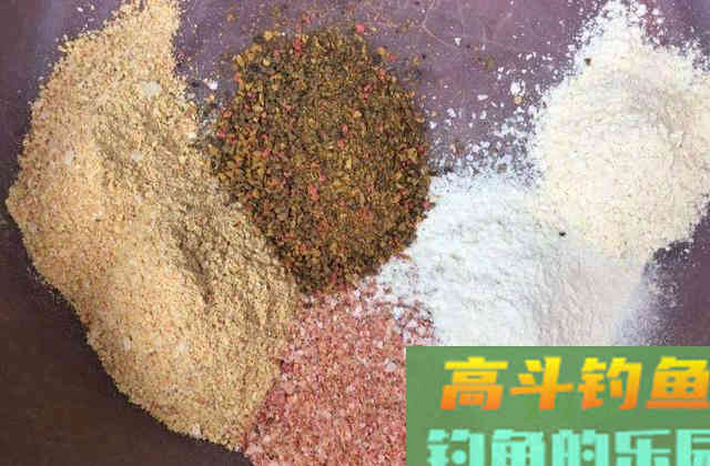 钓鱼钓的少，是因饵料不对路，公布渔具店老板自用饵料配方