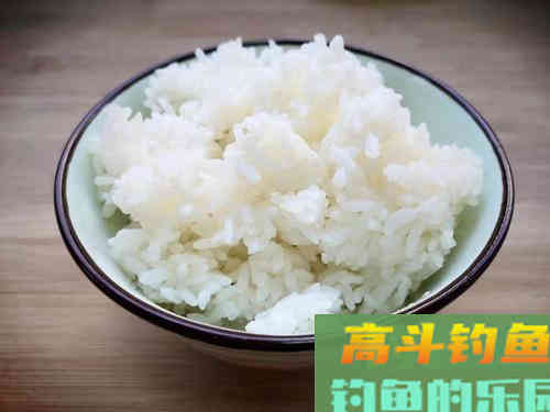 野钓鲫鱼的土配方，用的都是便宜货，连杆爆护却不是难事