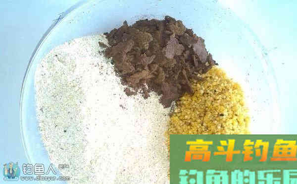 垂钓中选择使用商品饵料的技巧分析