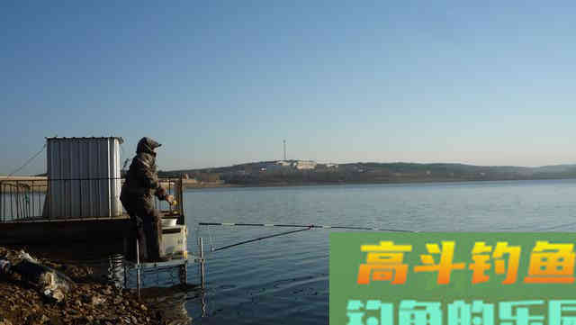 为了让窝里的底层鱼接触到钓饵，我找到了一个简单的方法