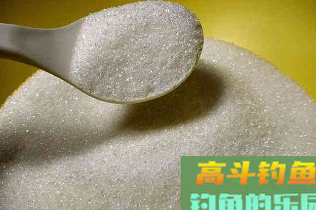 想钓大草大青，可以试试这款大蒜玉米饵