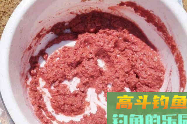 秋末初冬时期，用蓝鲫饵钓鲫鱼，添加这些辅料