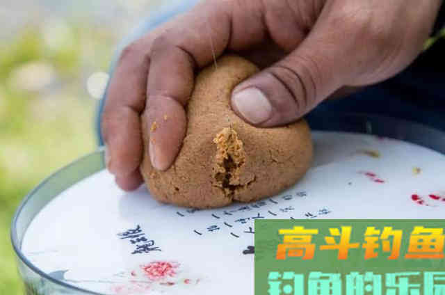 冬钓鲫鱼除了蓝鲫饵料，还可换用的一些特效饵料