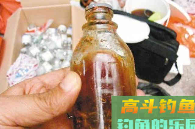 野钓鲫鲤鱼时，可供钓友们选择的一款药酒秘方