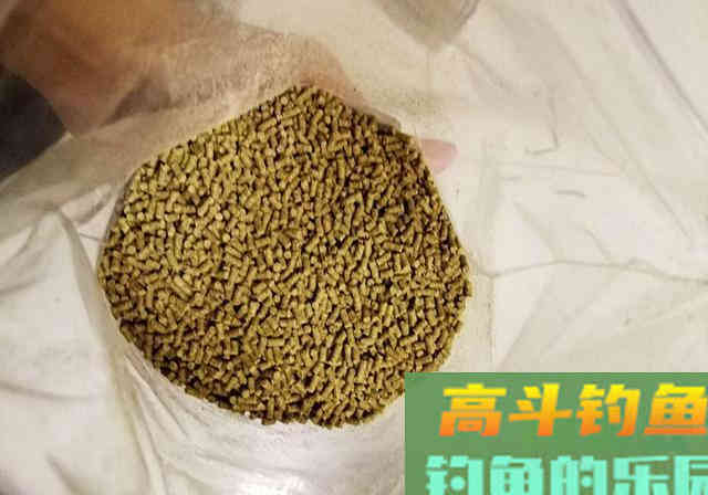 钓鱼散炮饵料配方揭秘，自制简单成本低，附制作过程