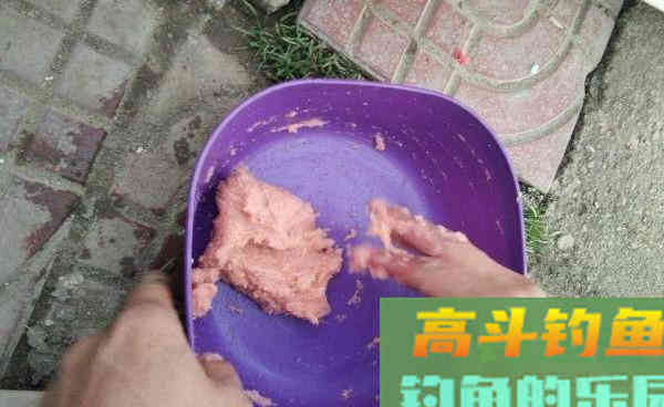 四款适合秋季使用的自制饵料，鱼获多少就差这了