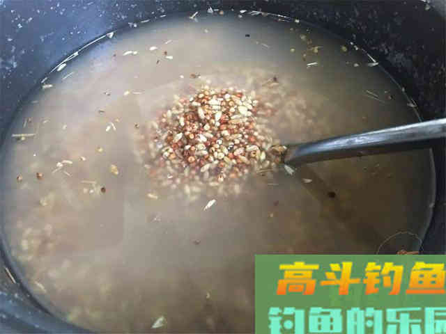 这几种打窝方法很少钓鱼人知道，能加速诱鱼且能持久留窝
