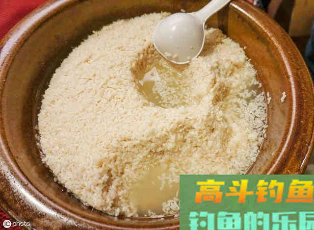 吃完的剩饭不要丢，制作一下用来钓鱼作饵打窝是一绝