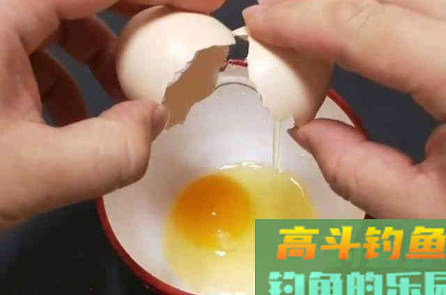 冬季野钓大鲫鱼时，可以代替钓鱼小药使用的一些辅料