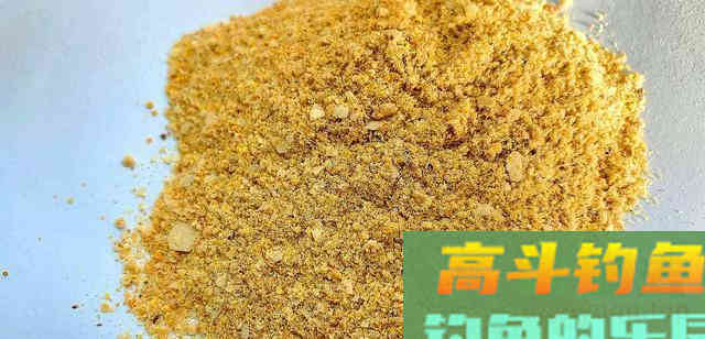 用鲫鱼饵料钓鲤鱼，3类粉饵有7种用法，结合春季钓