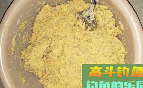 秋常用这些自制饵料配方，帮你轻松钓到大草鱼