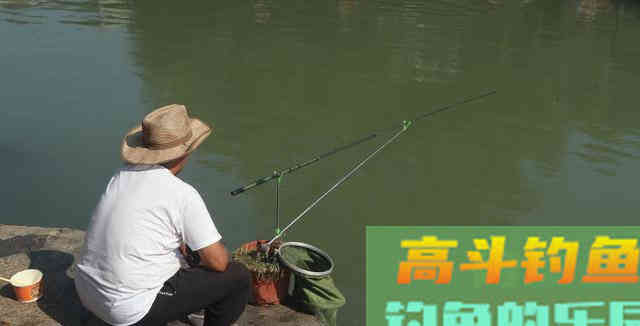 打窝后应该钓窝中间还是窝边？应结合鱼情
