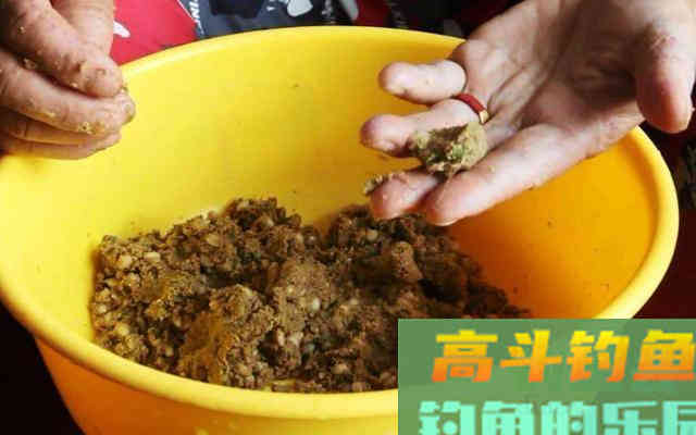 钓鱼用饵，重在实践，灵活运用方能成为高手