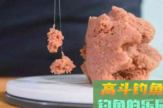 钓了三十年鱼，夏天唯独这诱鱼方式才最有效