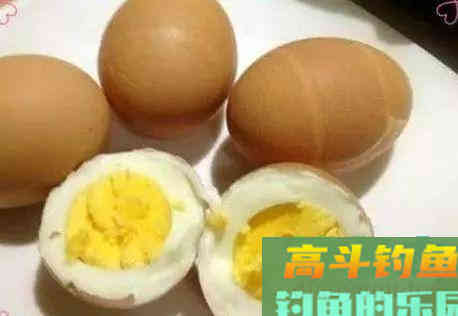 民间最土的2种鲫鱼饵料，越冷效果越好，上大板鲫