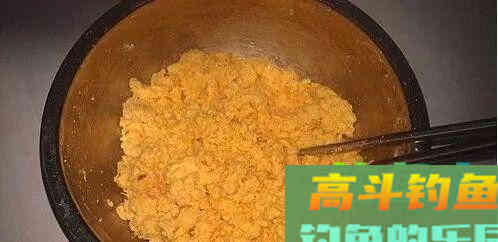 深秋钓鲫鱼用这几款饵料，鱼获不好才怪