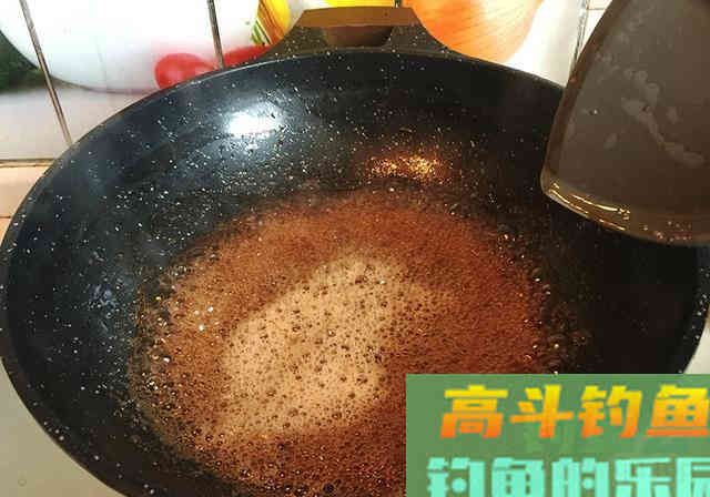 自制鲤鱼钓鱼小药配方分享，过程简单成本低